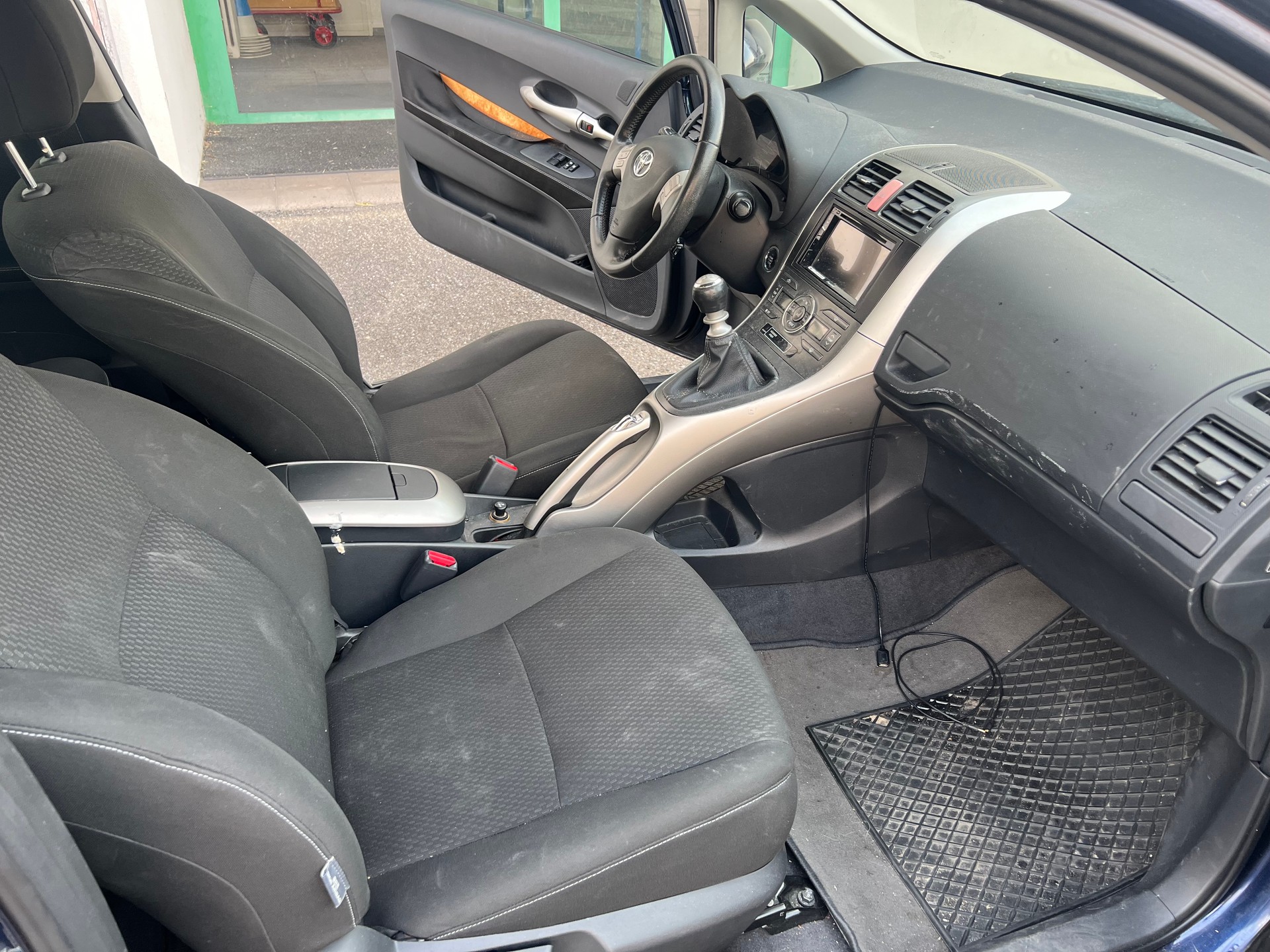 TOYOTA Auris 2.2 D-4D CleanPower Linea Sol Premium-image-7