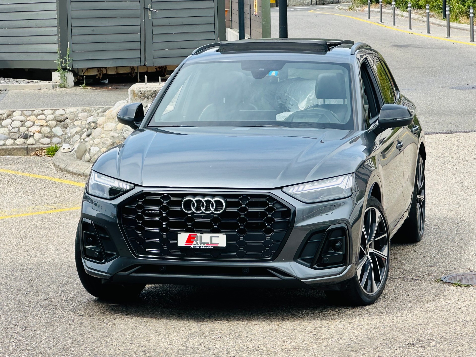 AUDI Q5 55 TFSI e PHEV S line quattro S-tronic-image-5