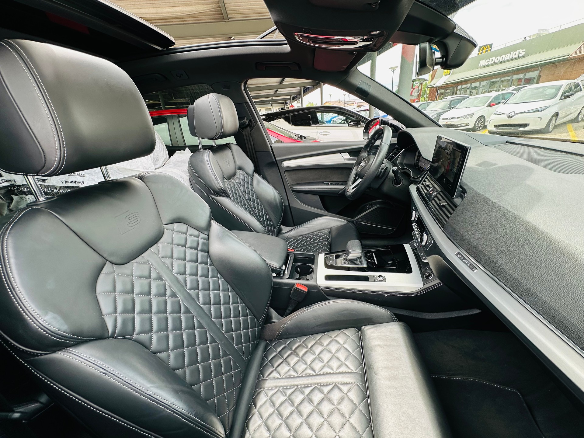 AUDI Q5 55 TFSI e PHEV S line quattro S-tronic-image-14