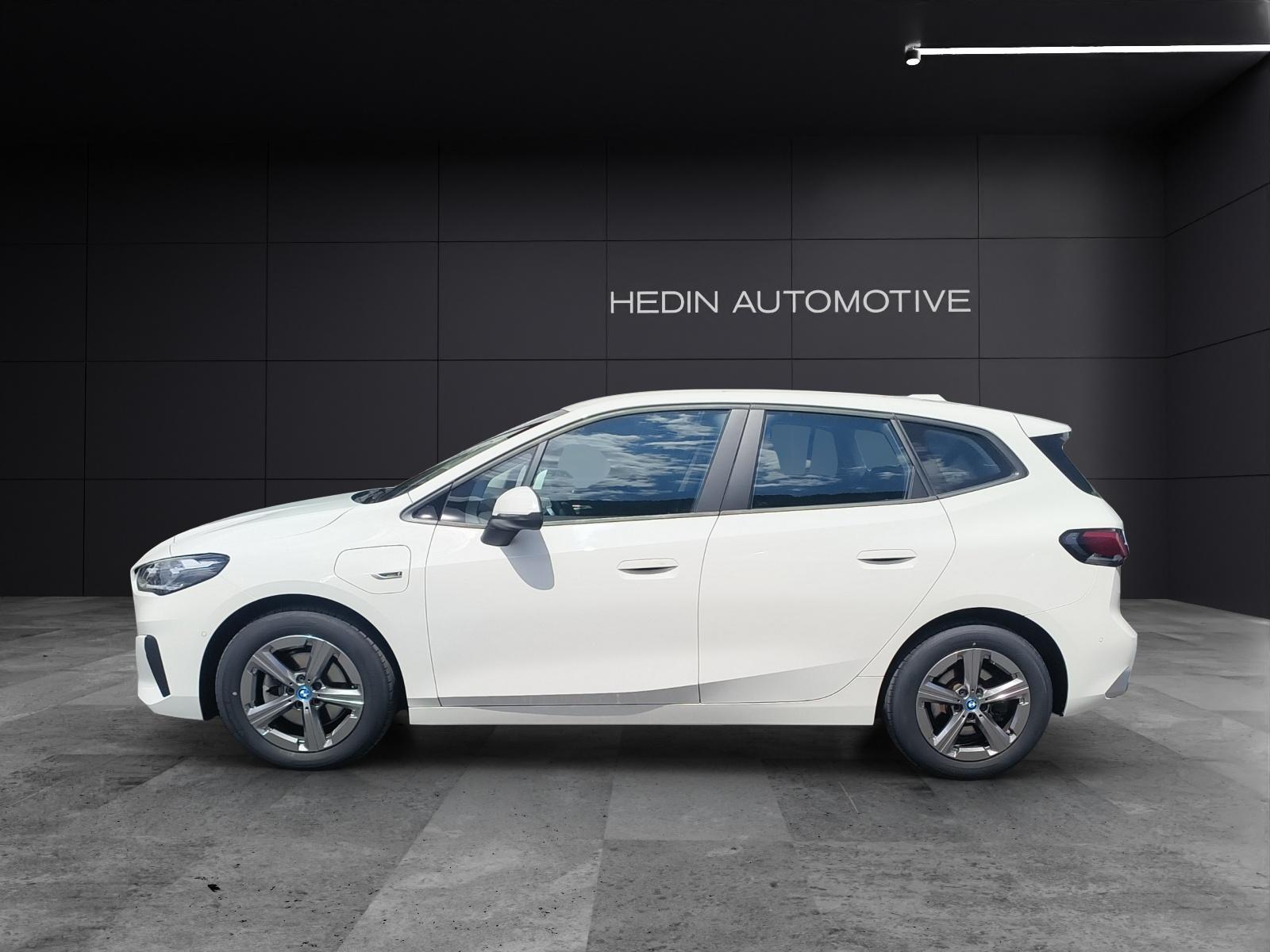 BMW 225e xDrive Active Tourer-image-1