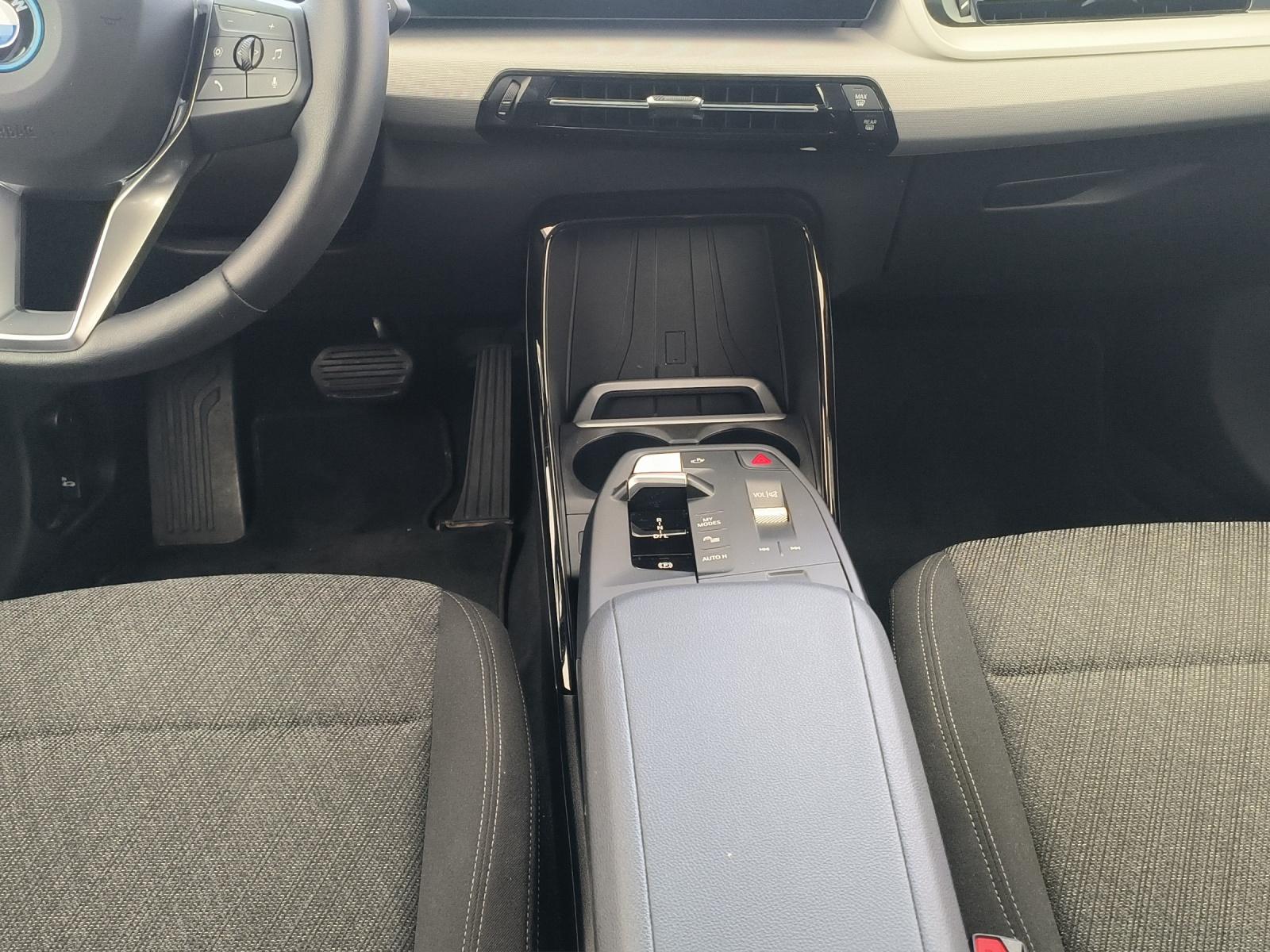 BMW 225e xDrive Active Tourer-image-19