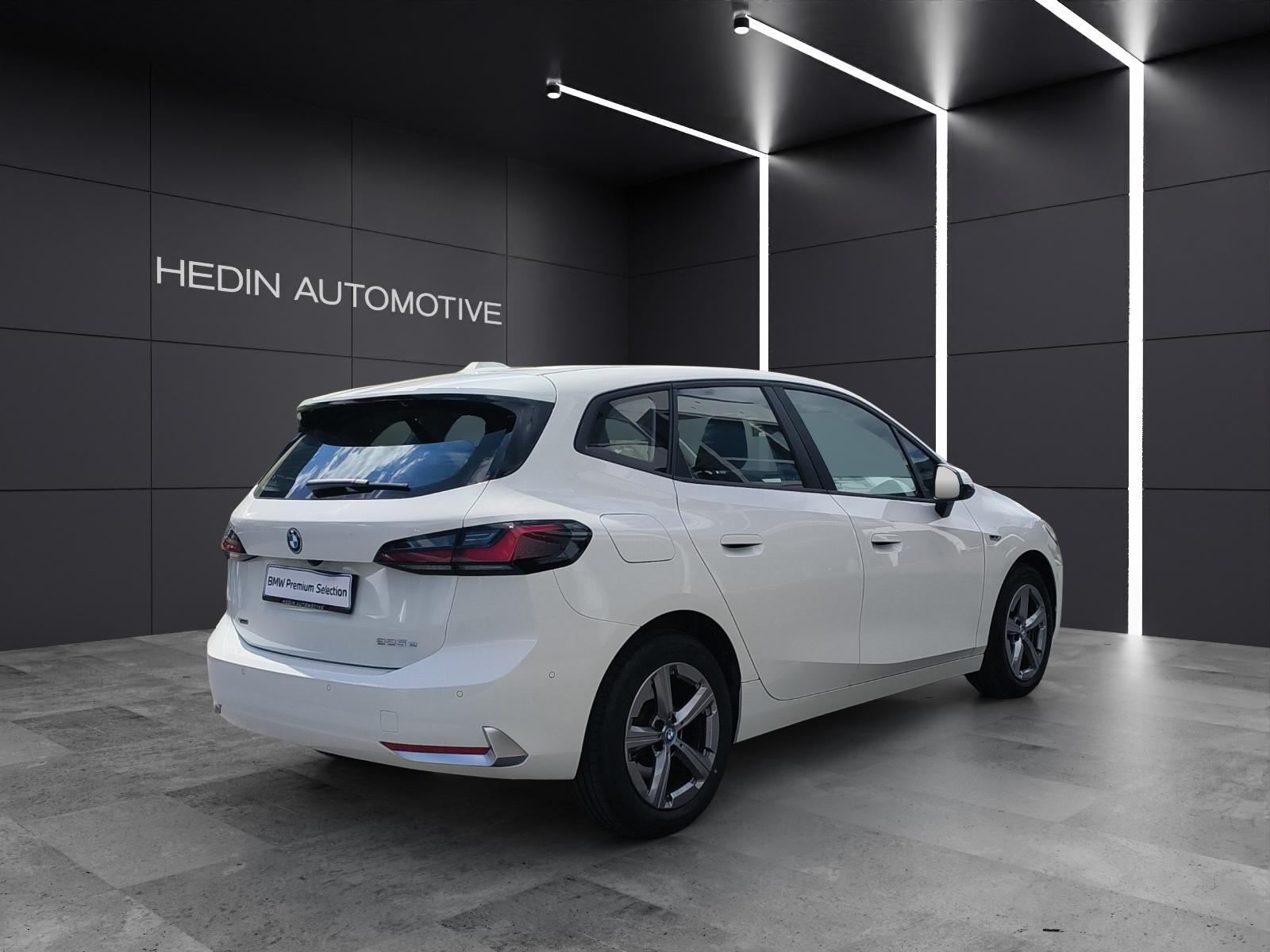 BMW 225e xDrive Active Tourer-image-4