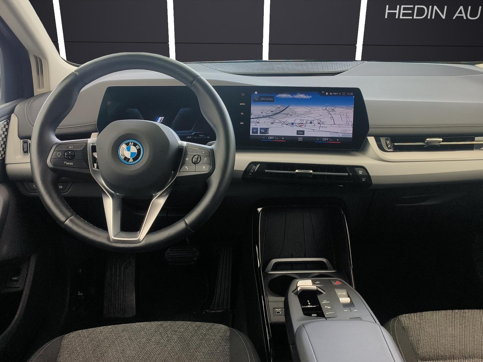 BMW 225e xDrive Active Tourer-image-18