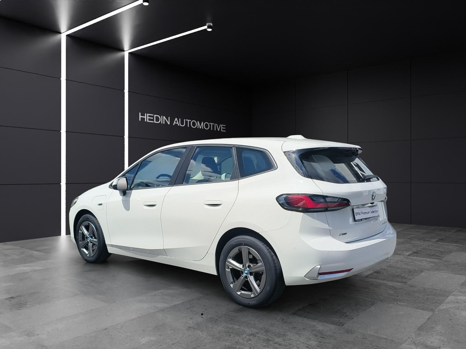 BMW 225e xDrive Active Tourer-showroom-element-2