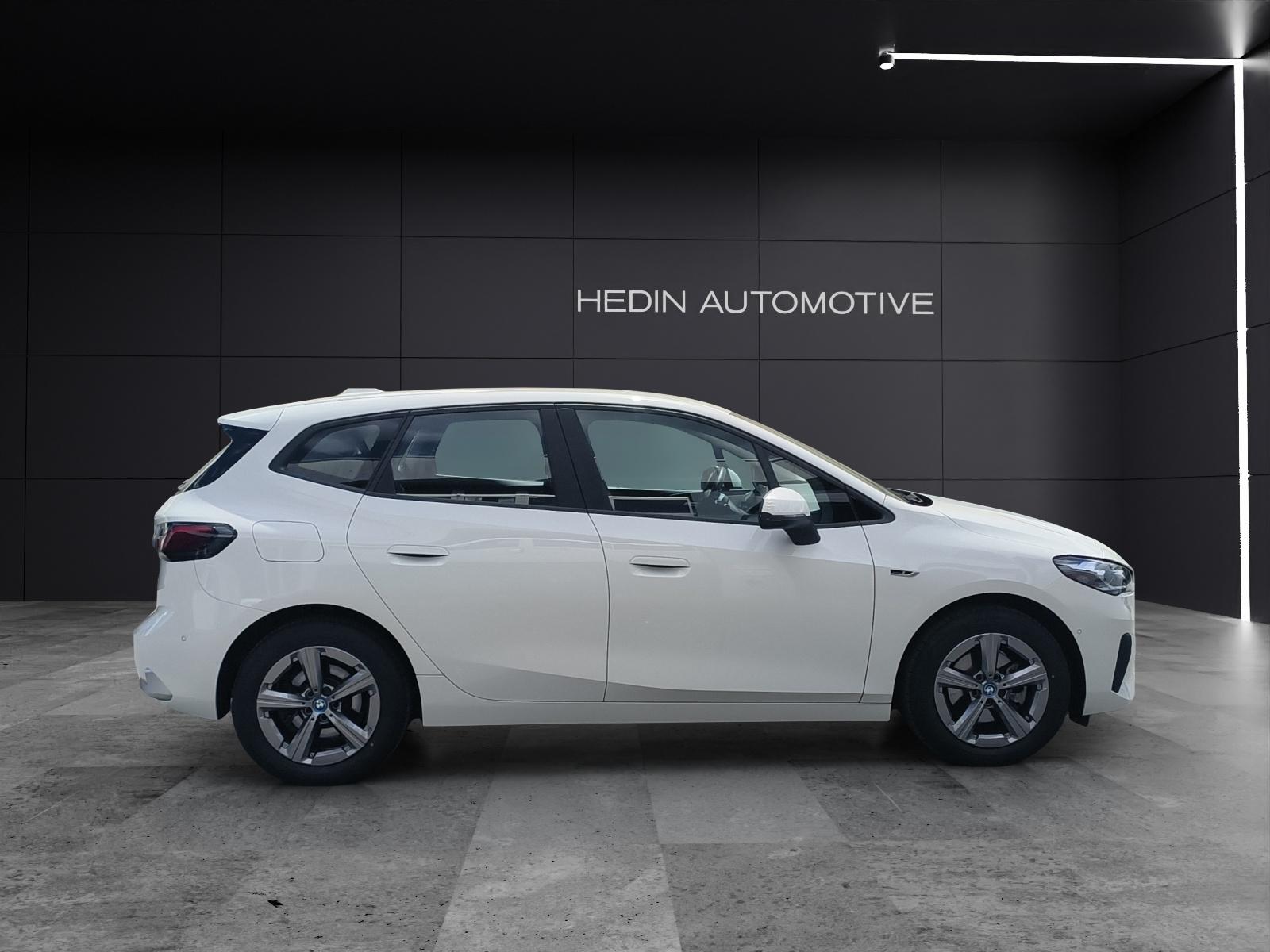 BMW 225e xDrive Active Tourer-image-5