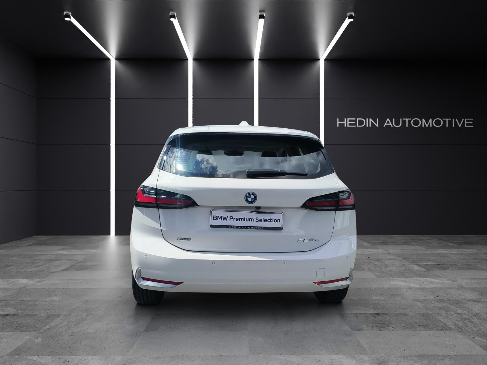 BMW 225e xDrive Active Tourer-image-3