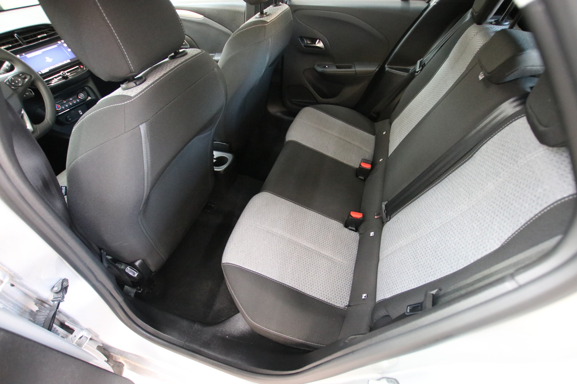 OPEL Corsa 1.2 TP Edition A-image-13