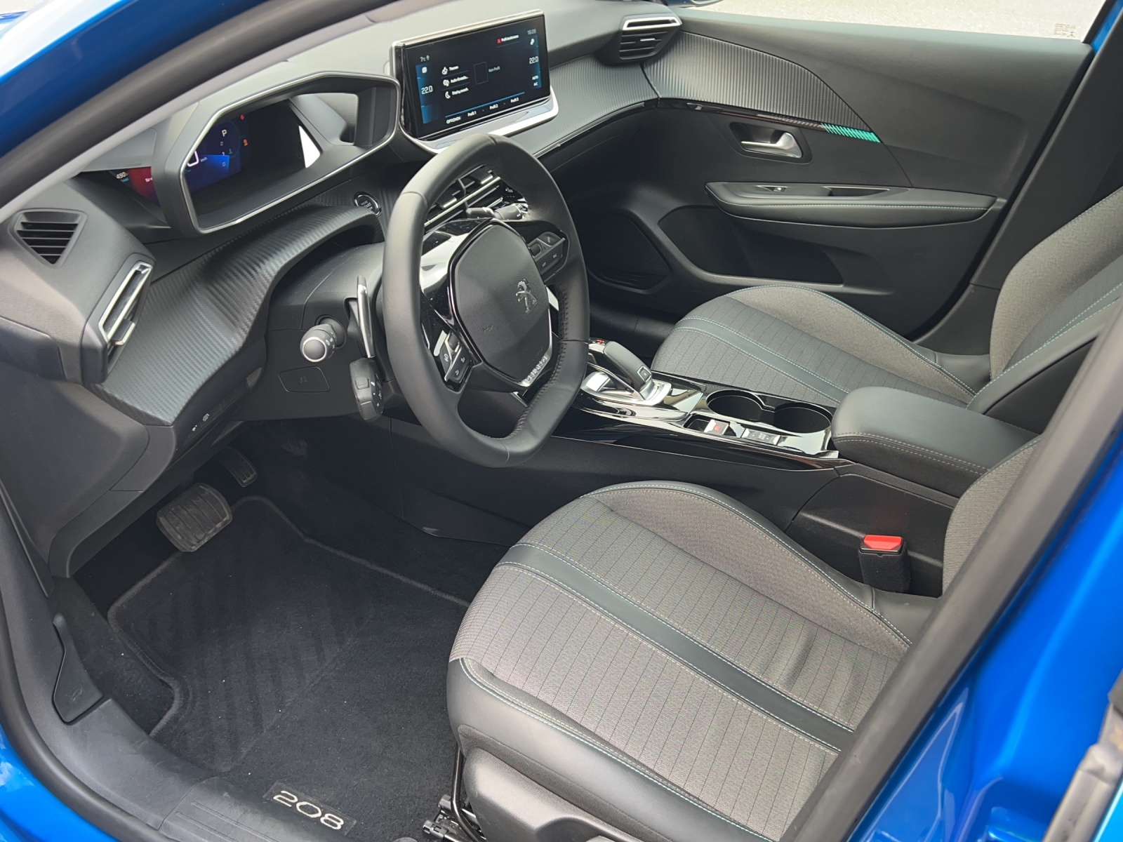 PEUGEOT 208 1.2 PureTech 130 Allure Pack-image-3