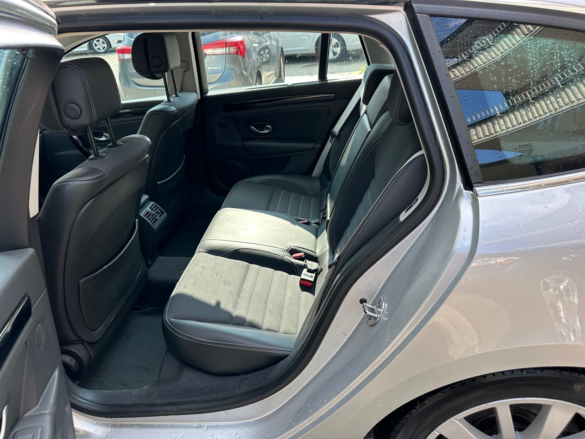 RENAULT Laguna Grandtour 2.0 16V T Dynamique Automatic-image-8