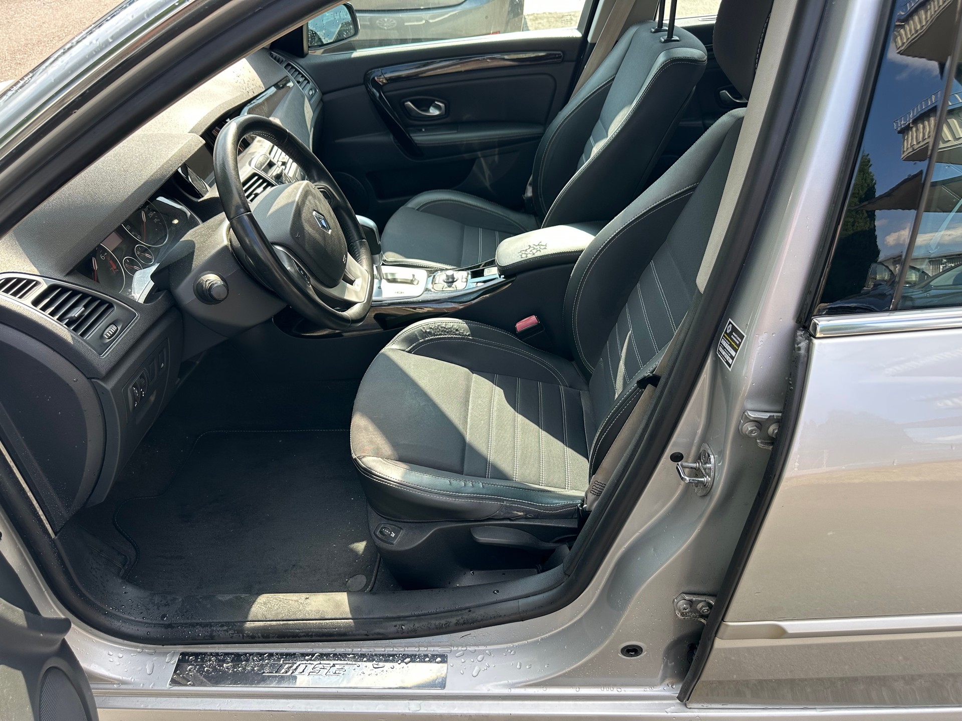 RENAULT Laguna Grandtour 2.0 16V T Dynamique Automatic-image-10