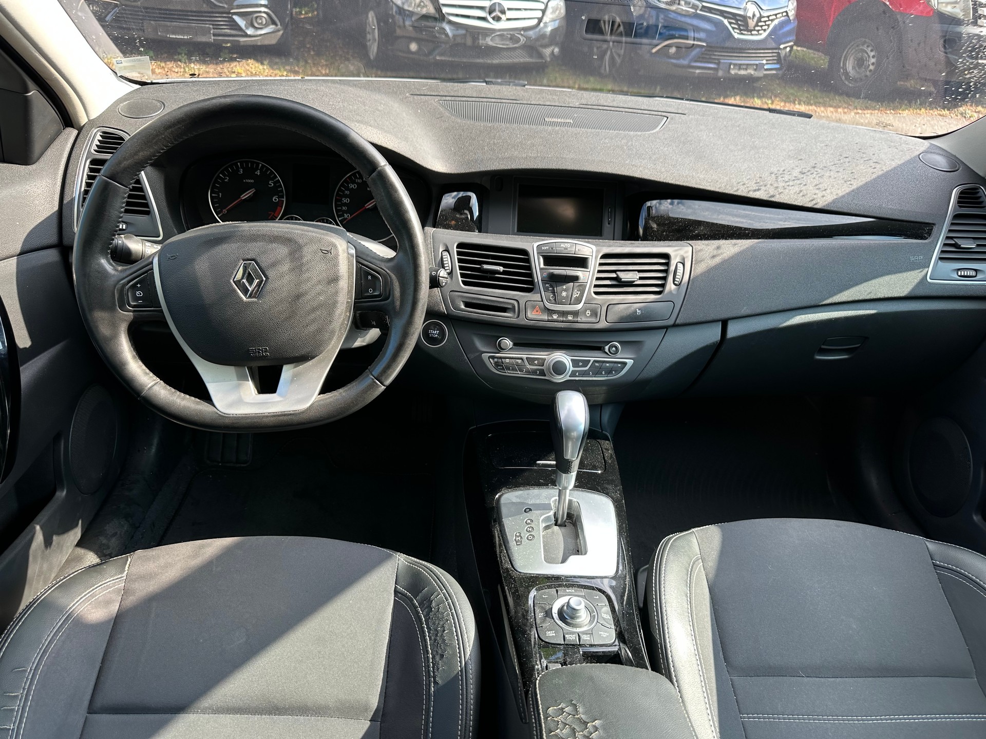 RENAULT Laguna Grandtour 2.0 16V T Dynamique Automatic-image-9