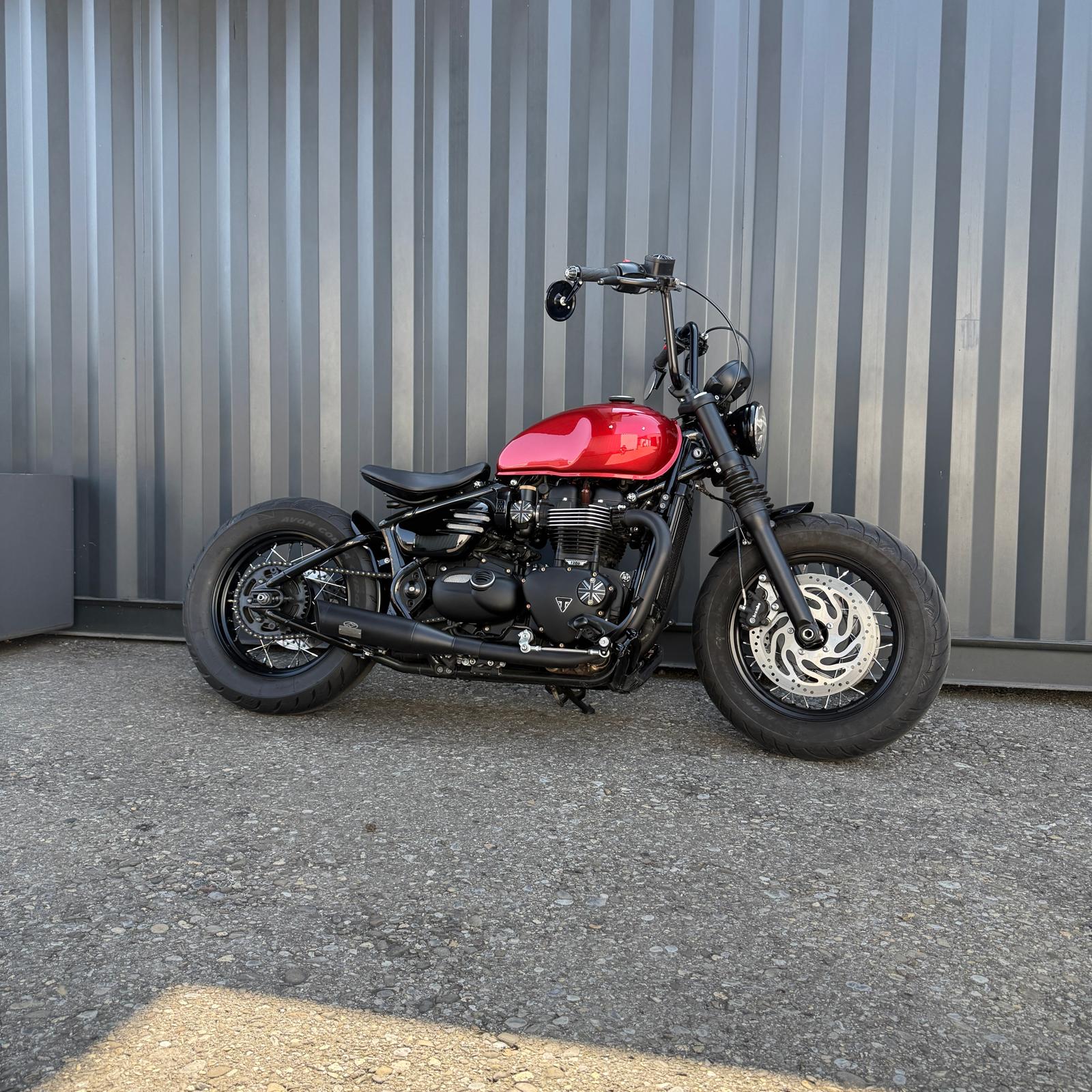 TRIUMPH Bonneville 1200 Bobber Black ABS-showroom-element-3