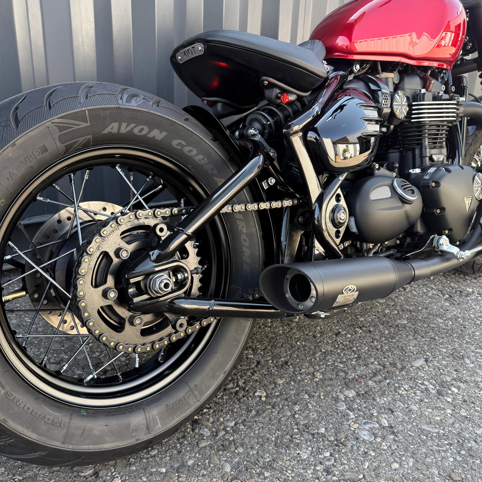 TRIUMPH Bonneville 1200 Bobber Black ABS-image-10