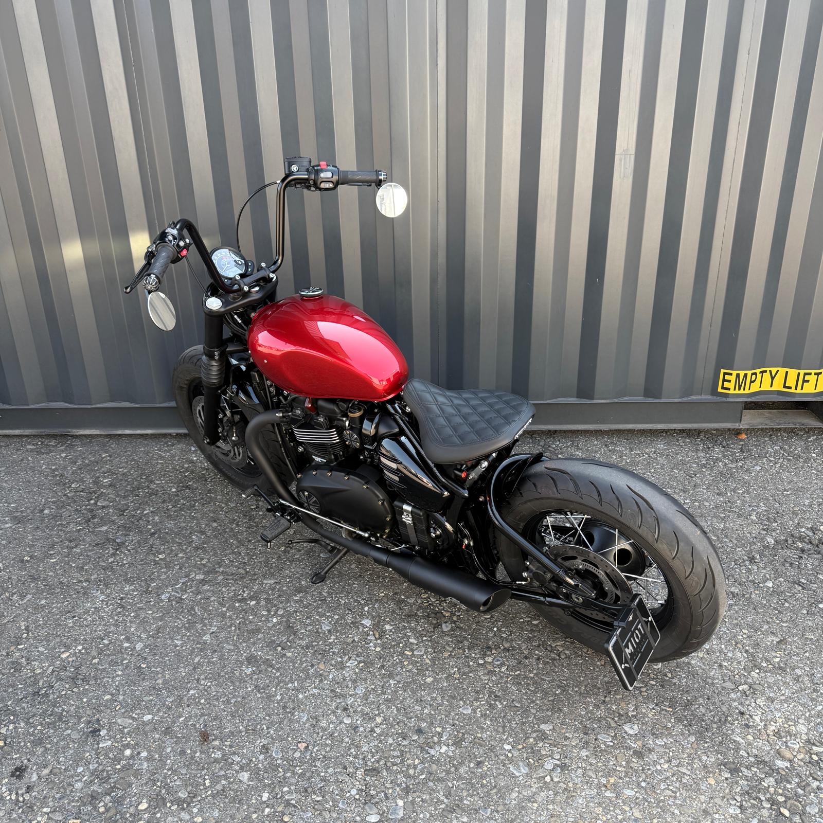 TRIUMPH Bonneville 1200 Bobber Black ABS-image-6