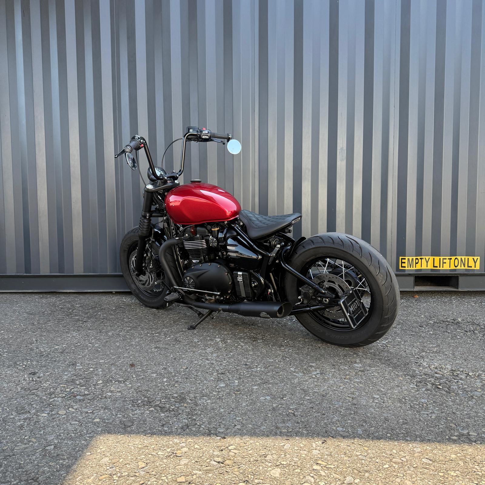 TRIUMPH Bonneville 1200 Bobber Black ABS