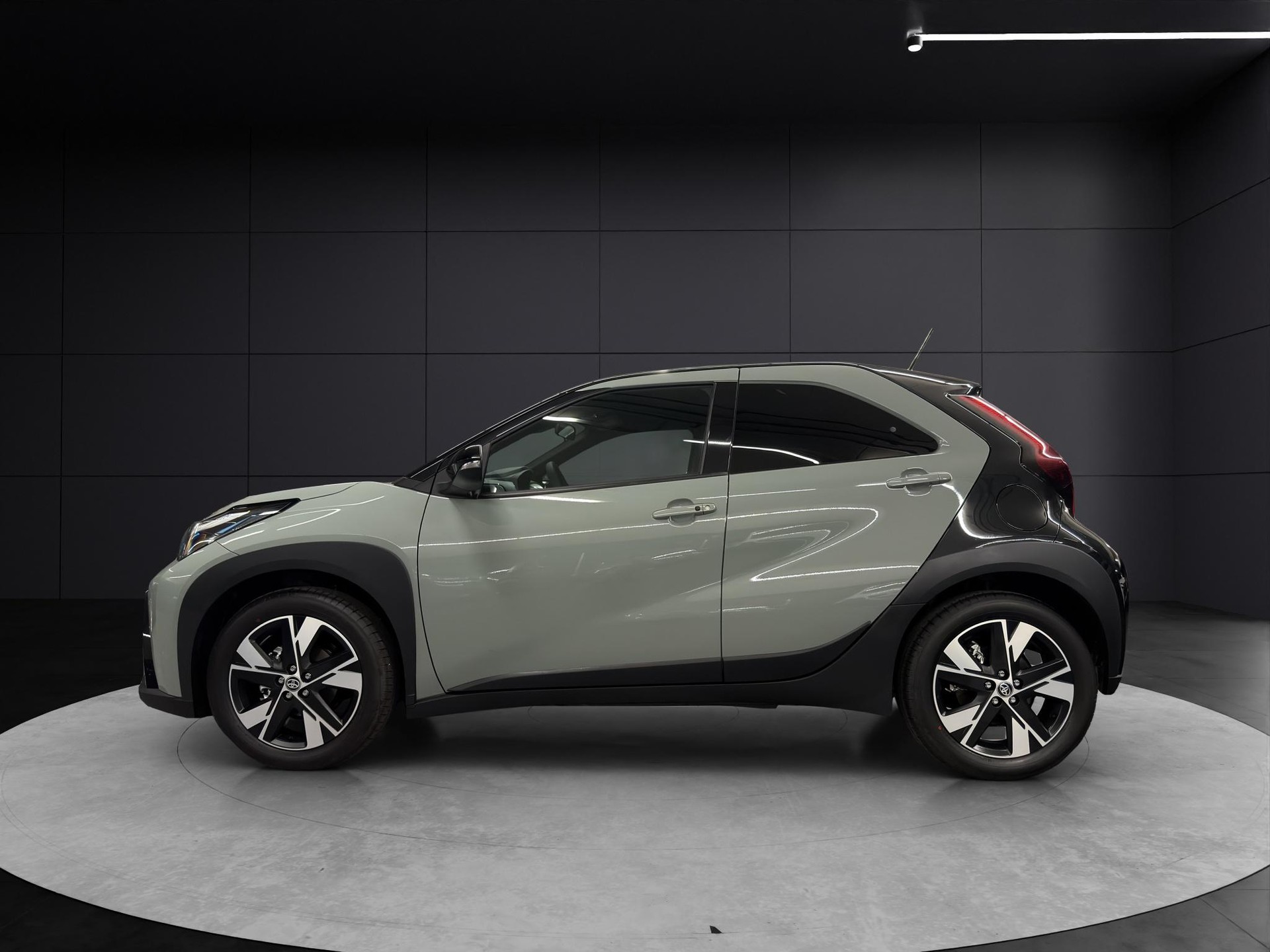 TOYOTA Aygo X 1.5 VVT-i HSD Trend-image-1