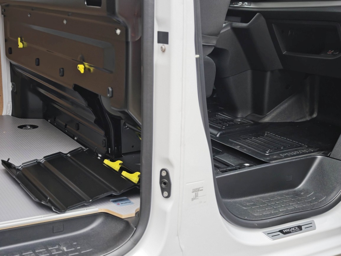 TOYOTA PROACE Van L1 75KWh Advanced-image-14