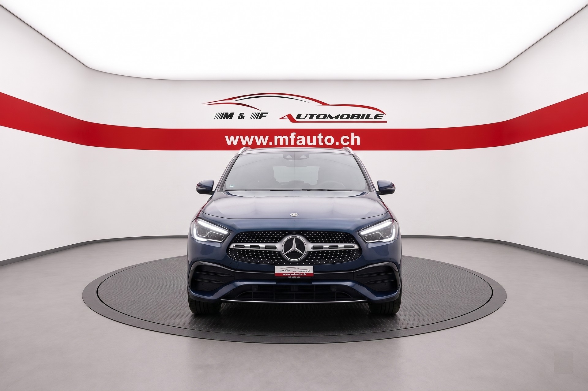 MERCEDES-BENZ GLA 220 d AMG Line * CH FAHRZEUG *-image-2