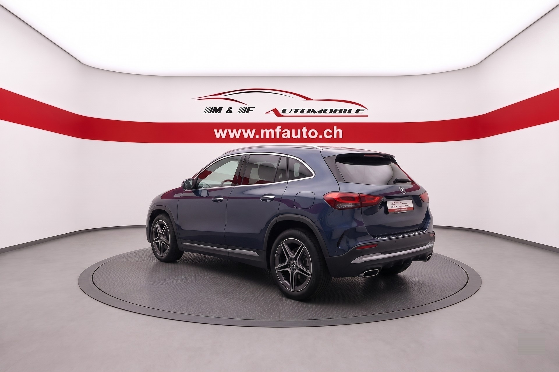 MERCEDES-BENZ GLA 220 d AMG Line * CH FAHRZEUG *-image-3