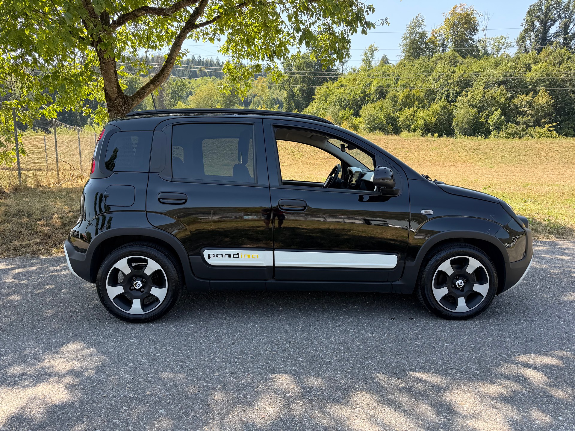 FIAT HYBRIDE CROSS 70 PS !! 1.0 MHEV. CH WAGEN. HAGELSCHADEN. PREIS 9`900.--showroom-element-2
