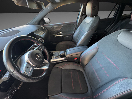 MERCEDES-BENZ GLA 200 AMG Line-image-8