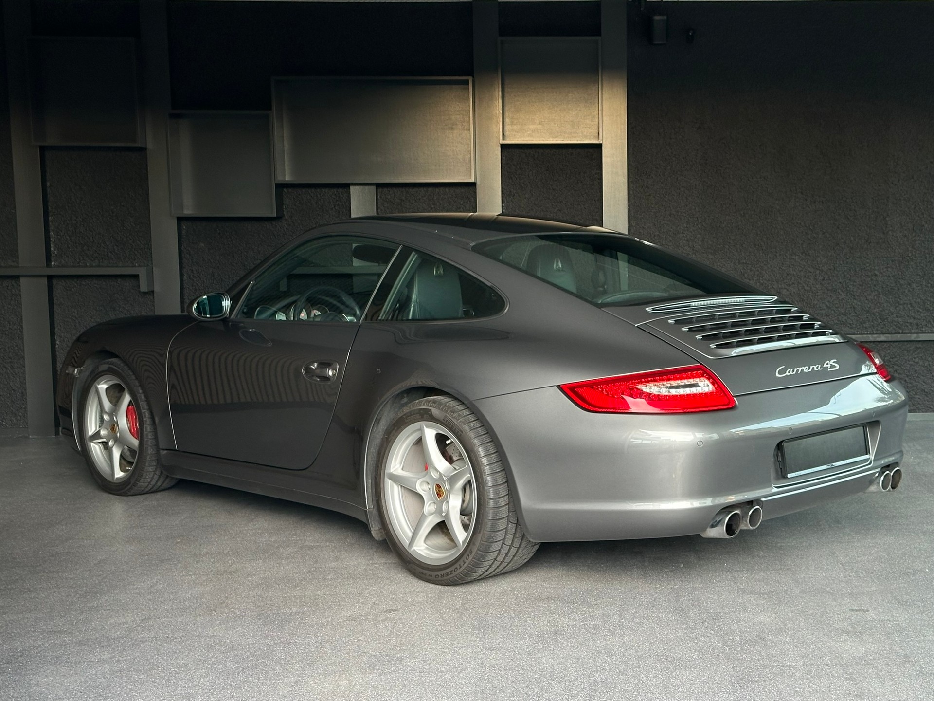 PORSCHE 911 Carrera 4S-showroom-element-2