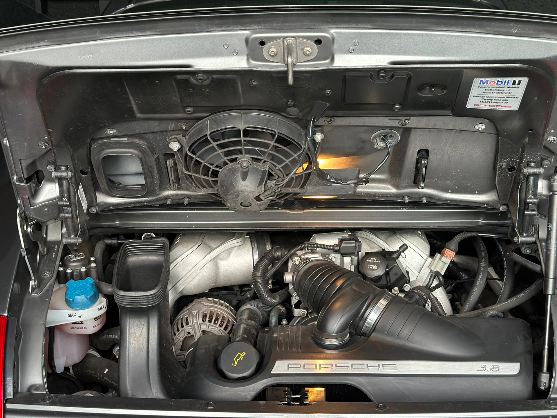 PORSCHE 911 Carrera 4S-image-6