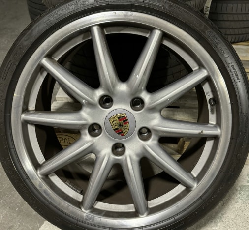 PORSCHE 911 Carrera 4S-image-5