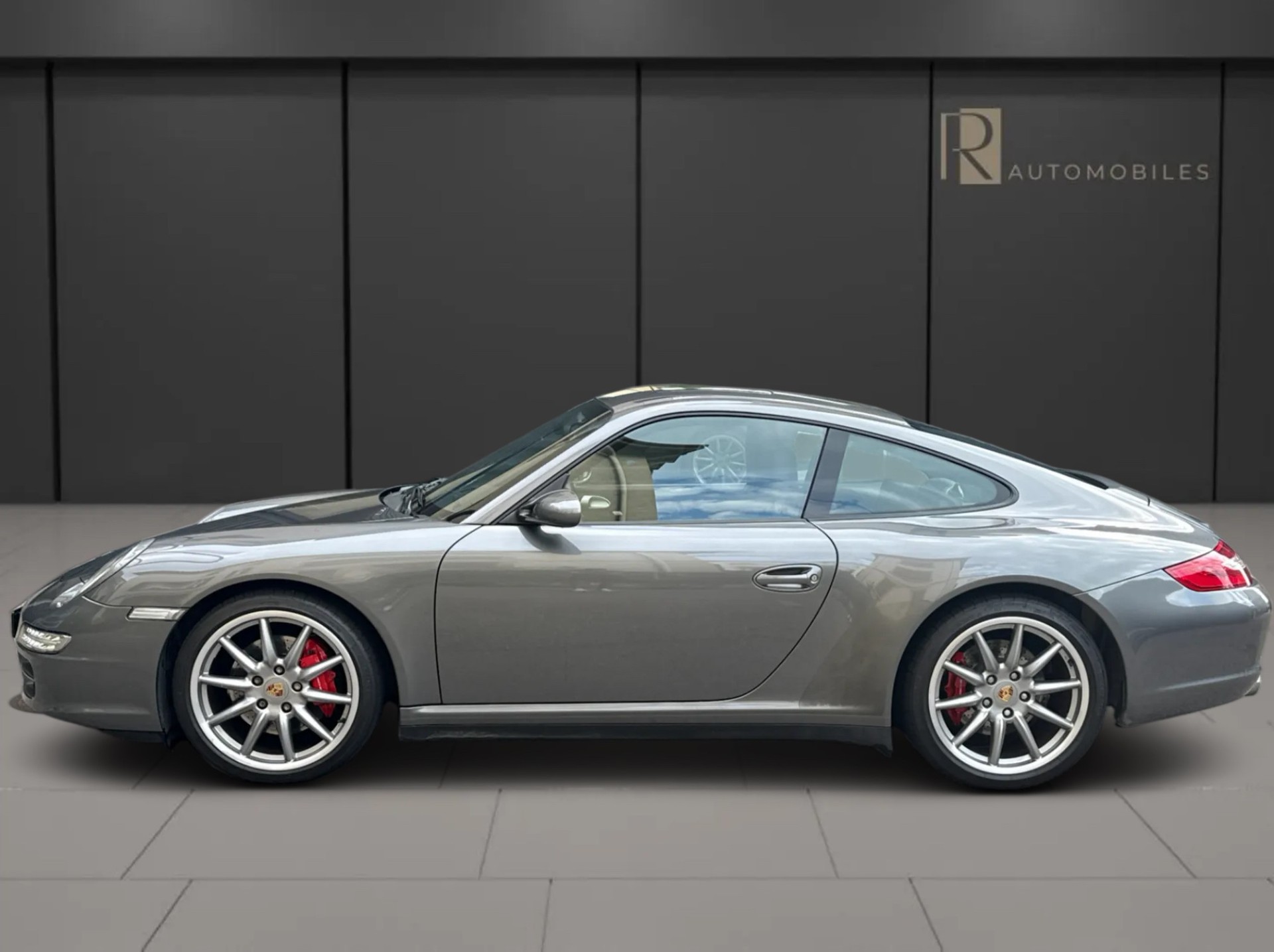 PORSCHE 911 Carrera 4S-image-5