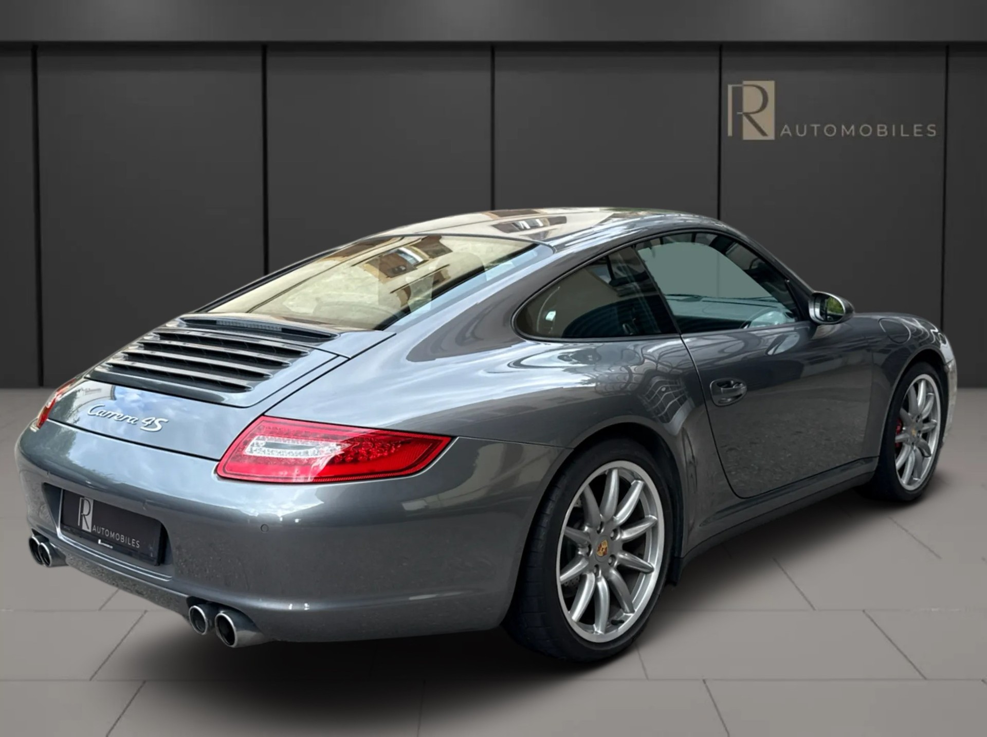 PORSCHE 911 Carrera 4S-showroom-element-2