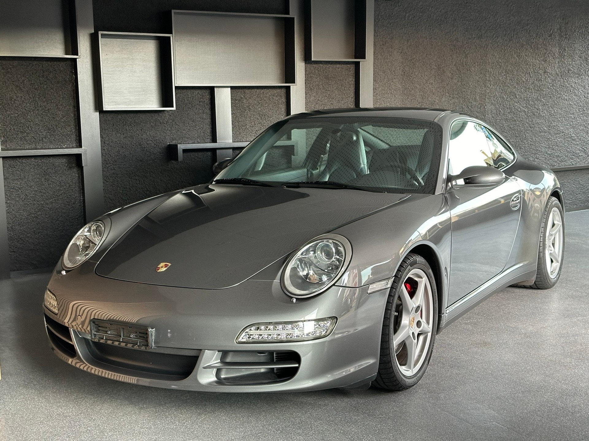PORSCHE 911 Carrera 4S