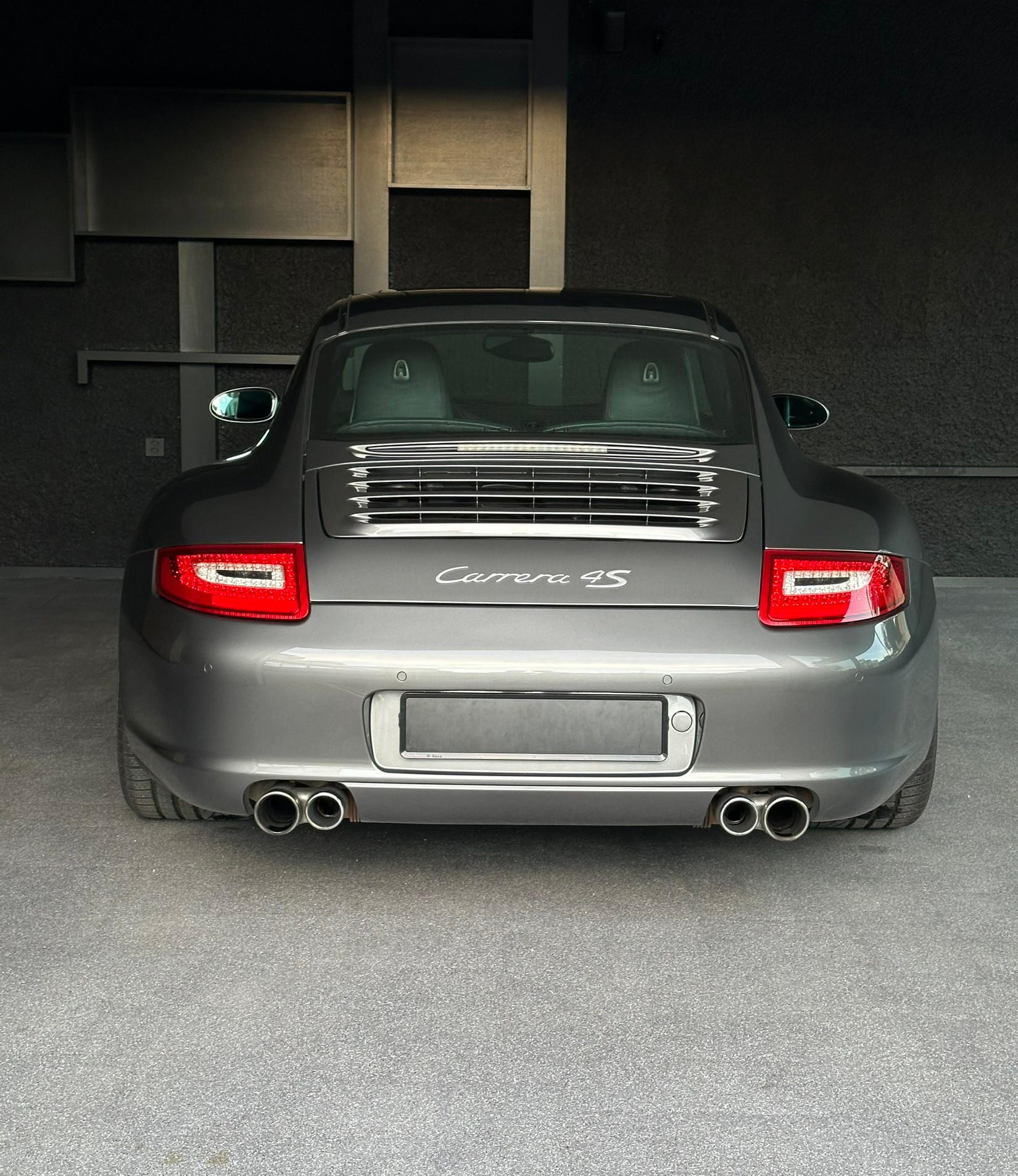 PORSCHE 911 Carrera 4S-image-4