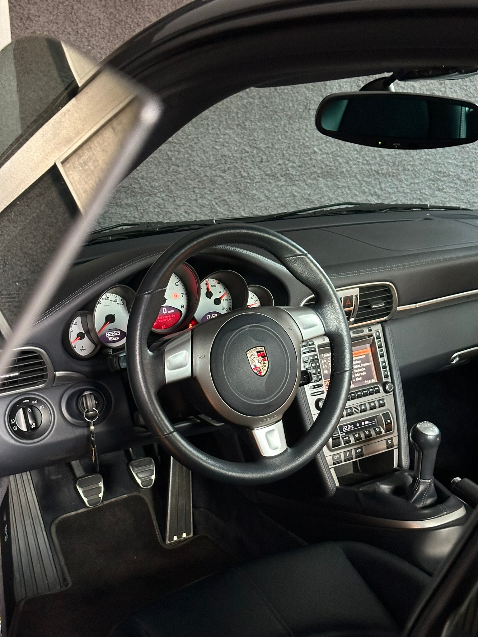 PORSCHE 911 Carrera 4S-image-7