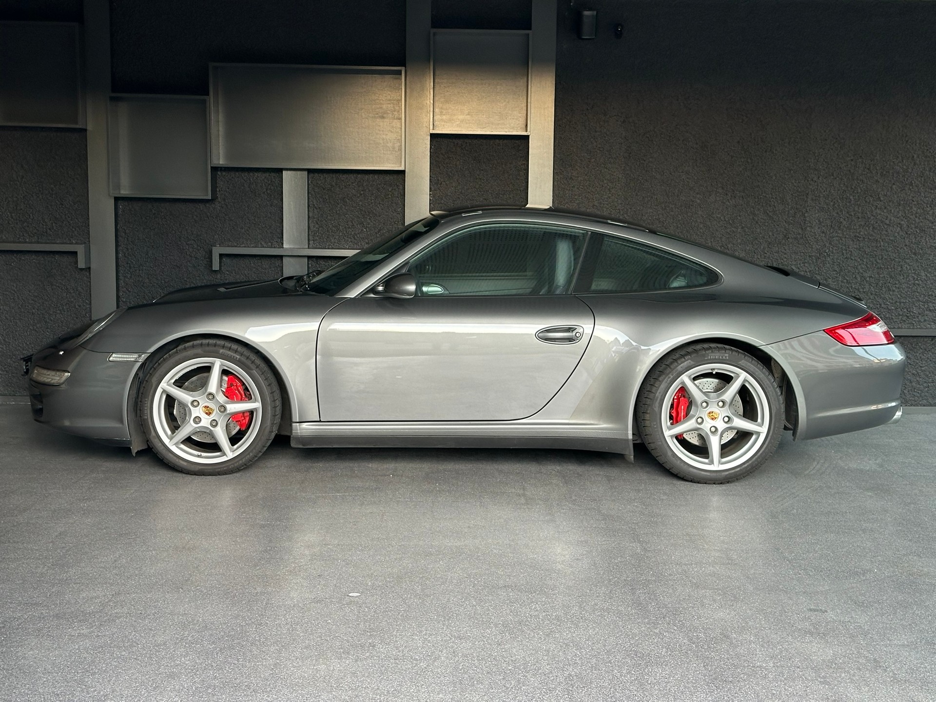 PORSCHE 911 Carrera 4S-showroom-element-1