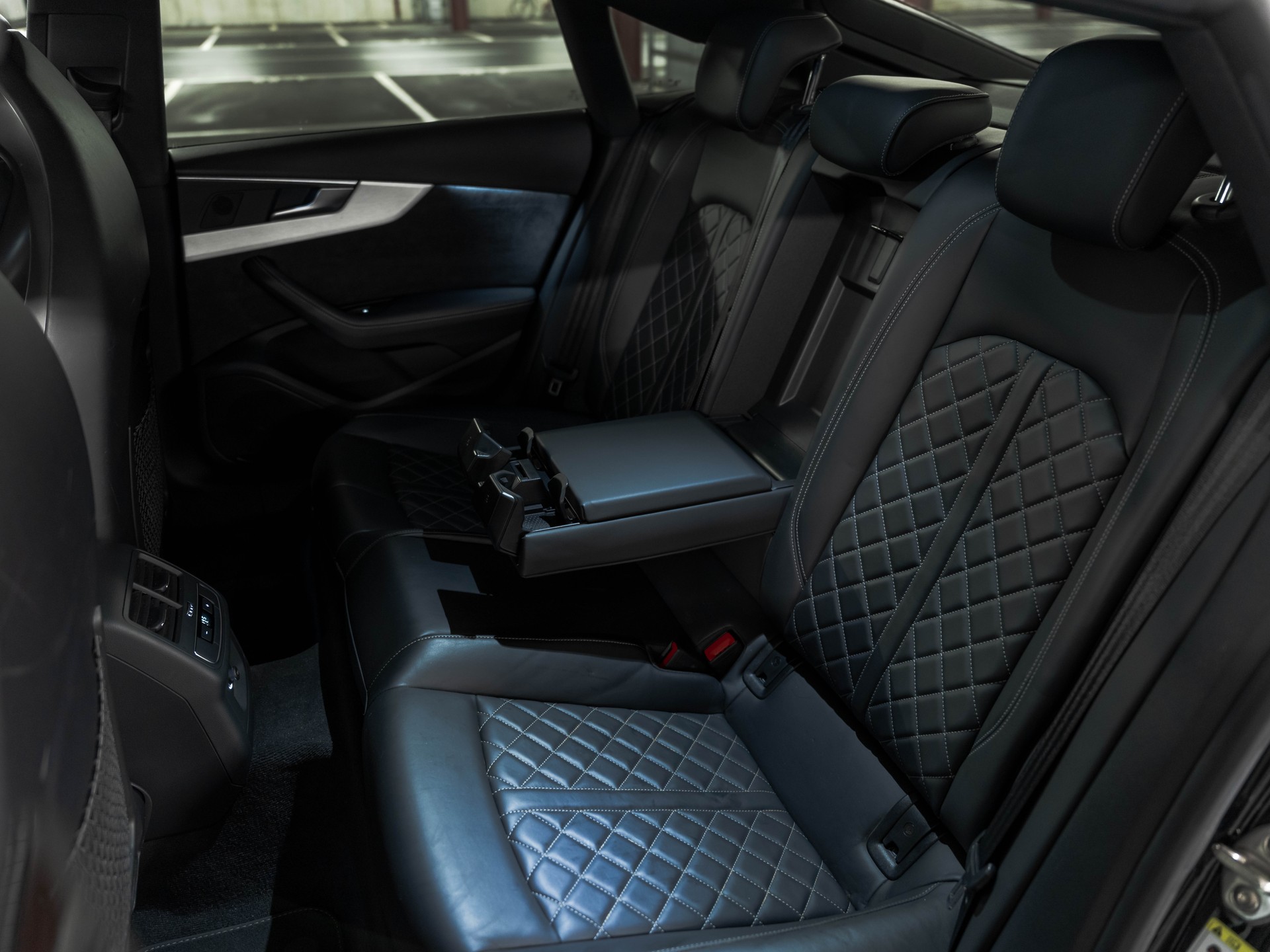 AUDI S5 Sportback 3.0 TFSI quattro tiptronic-image-31