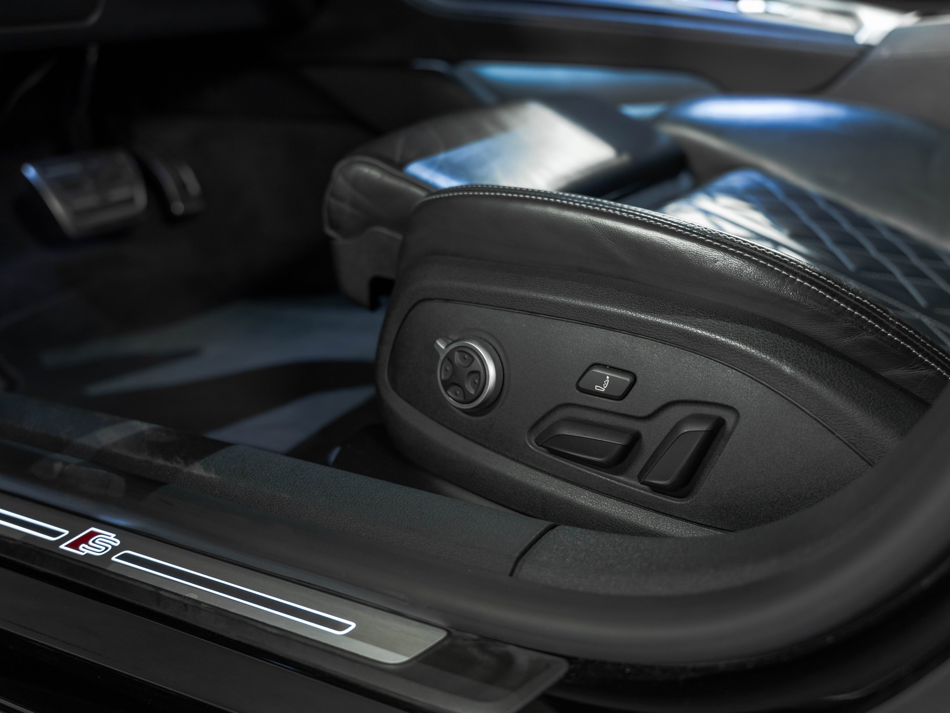 AUDI S5 Sportback 3.0 TFSI quattro tiptronic-image-25