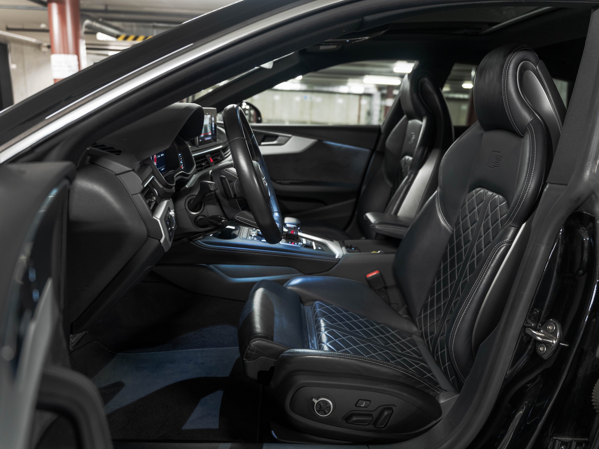 AUDI S5 Sportback 3.0 TFSI quattro tiptronic-image-28