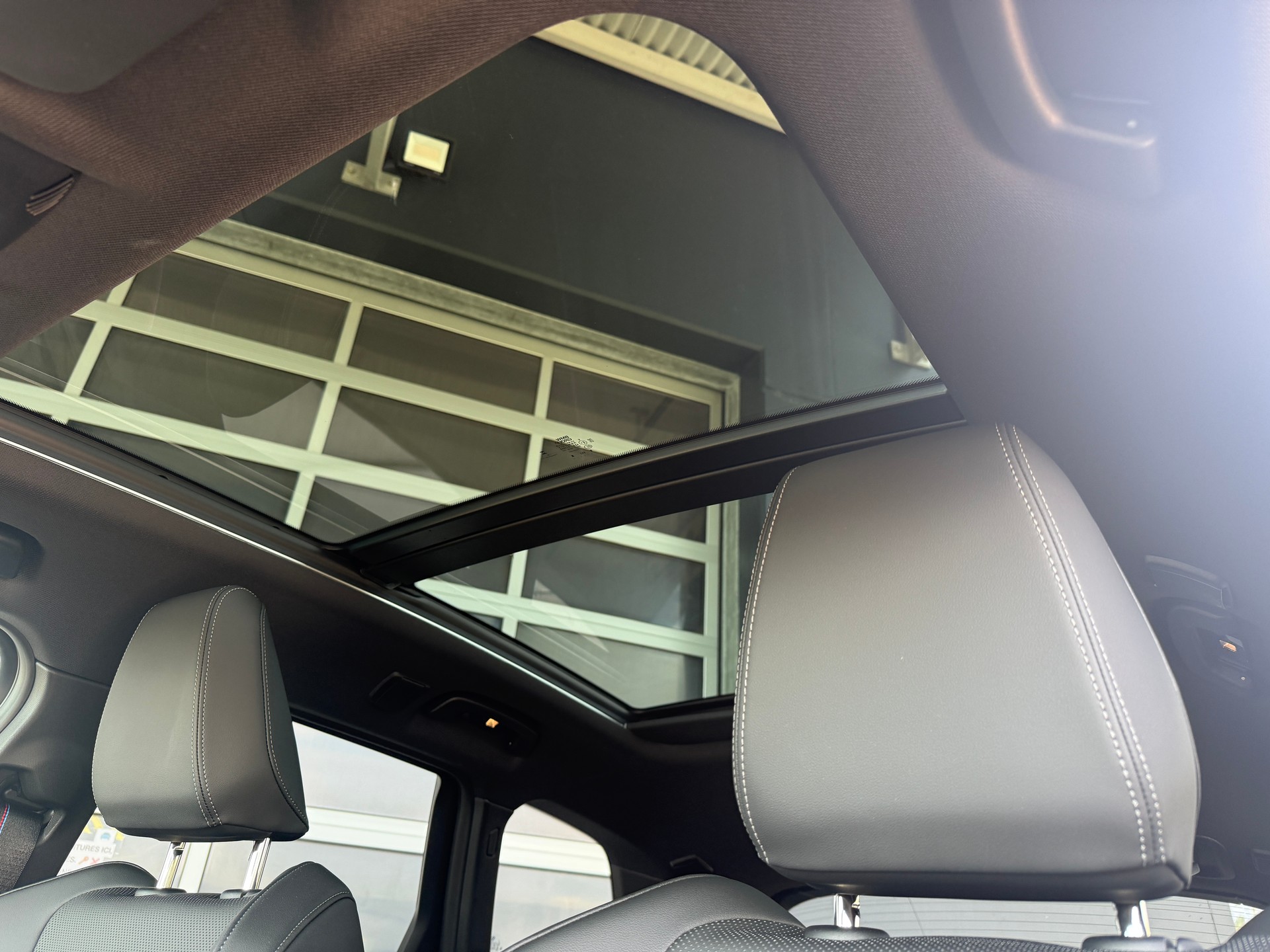 BMW X1 xDrive 23d 48V M Sport Pro 4x4 matt grau mit mega Ausstattung-image-6