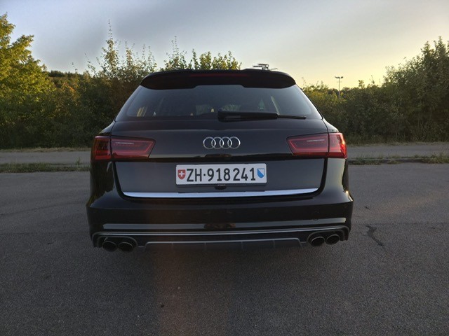 AUDI 4.0 V8 TFSI quattro S-Tronic-image-2