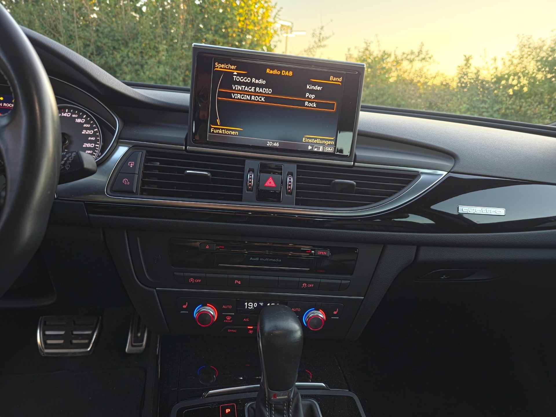 AUDI 4.0 V8 TFSI quattro S-Tronic-image-3