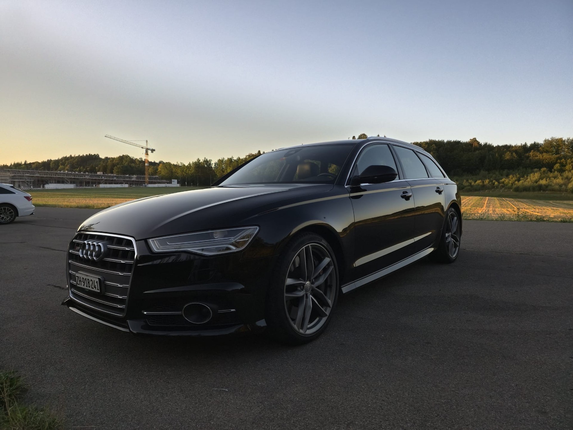 AUDI 4.0 V8 TFSI quattro S-Tronic-image-0