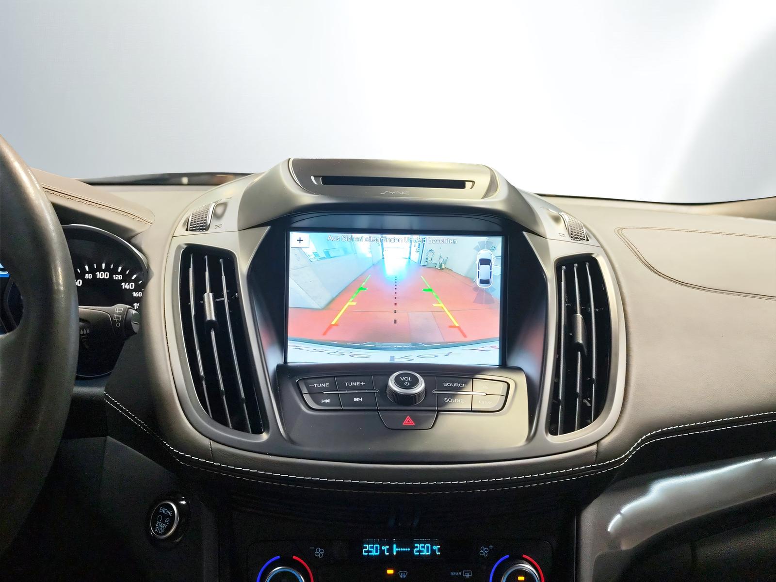 FORD Kuga 2.0 TDCi 150 Vignale-image-12