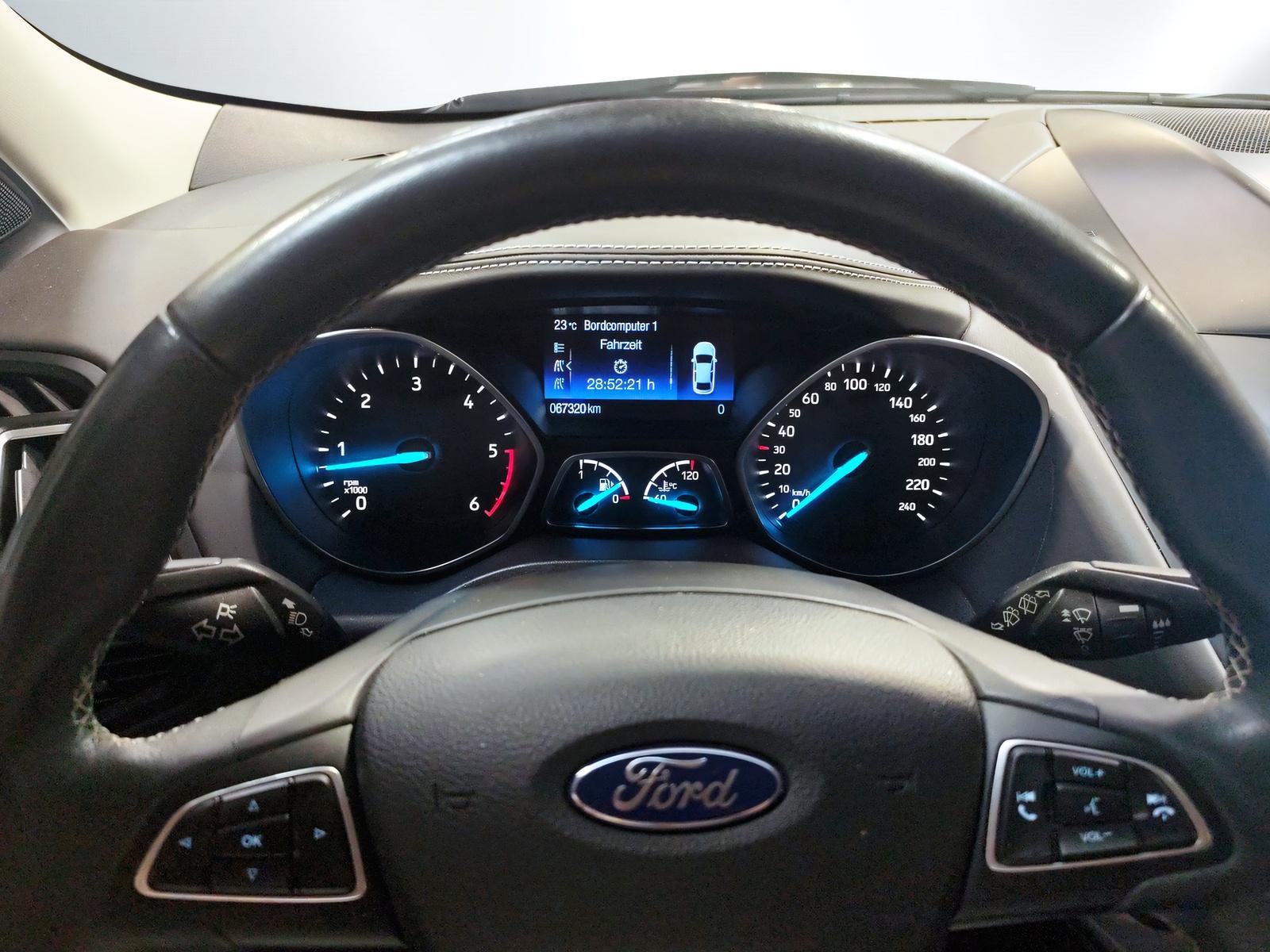 FORD Kuga 2.0 TDCi 150 Vignale-image-11