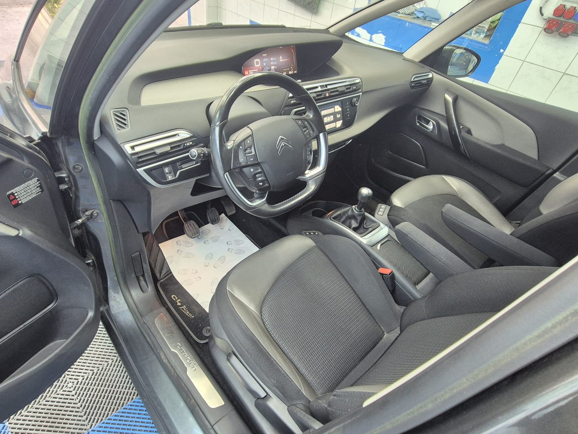 CITROEN Grand C4 Picasso 1.6i 16V THP Exclusive-image-8
