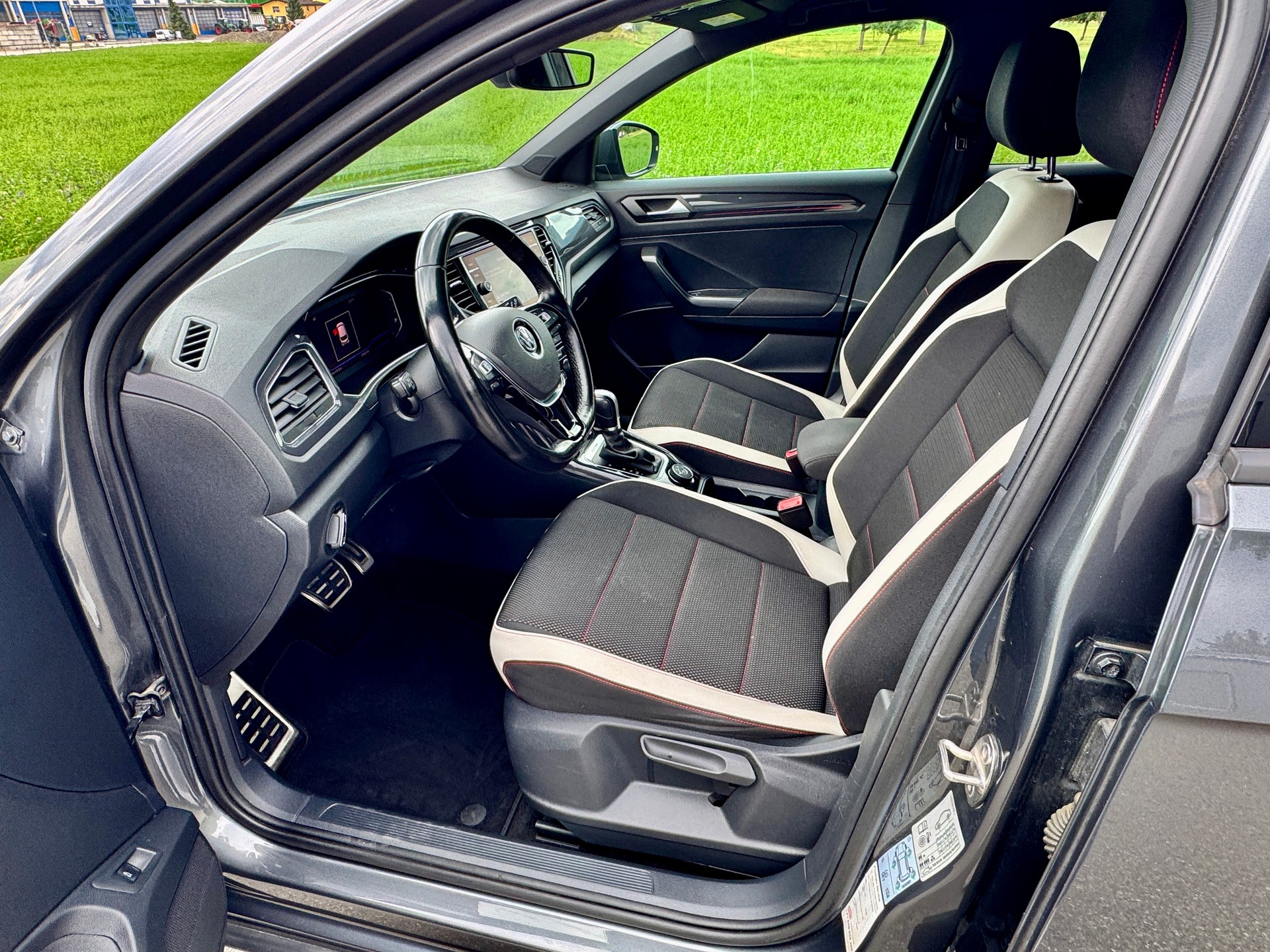 VW T-Roc 2.0 TSI Sport DSG 4Motion-image-15