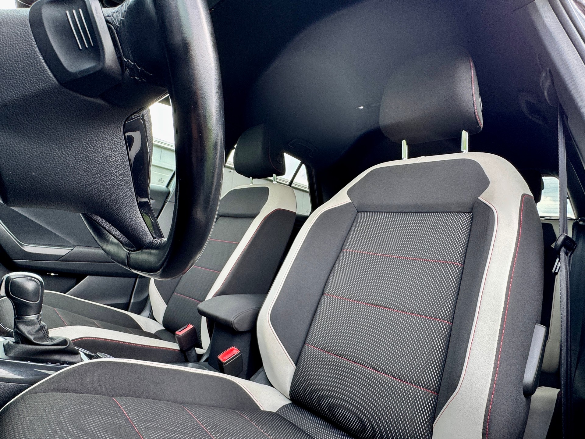 VW T-Roc 2.0 TSI Sport DSG 4Motion-image-17