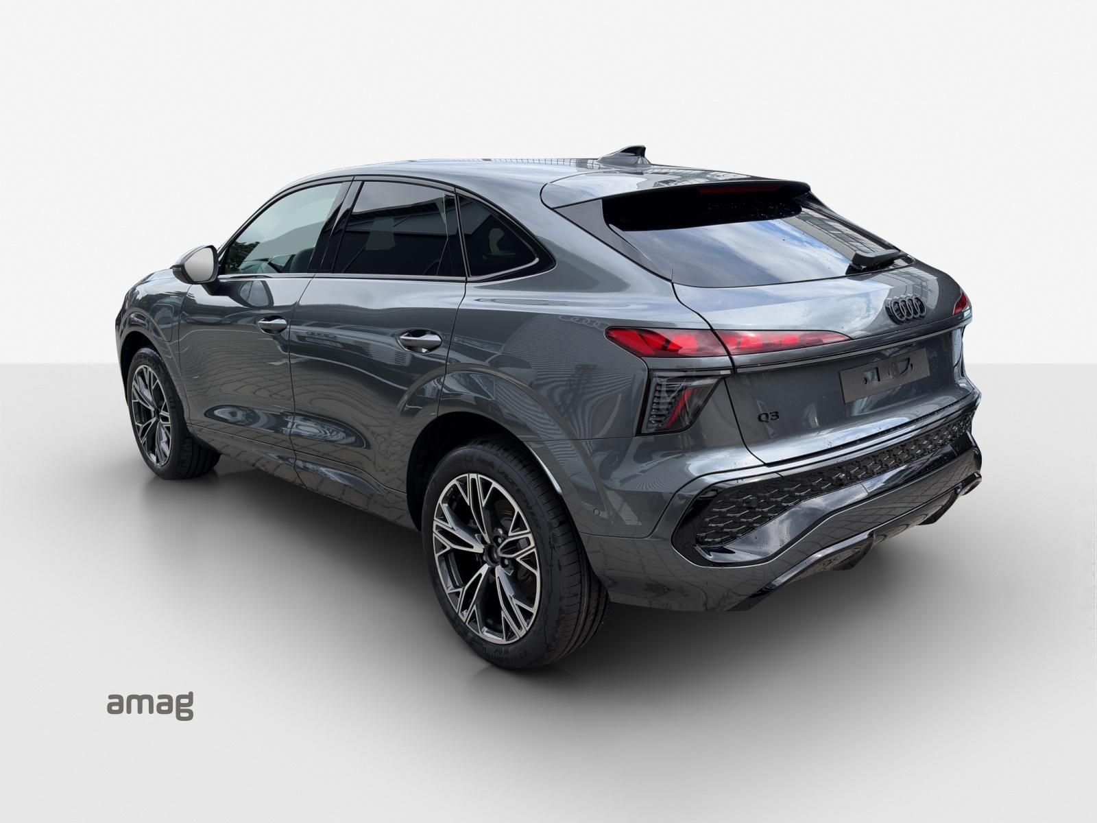 AUDI Q3 Sportback e-hybrid 200 kW S tronig-showroom-element-2