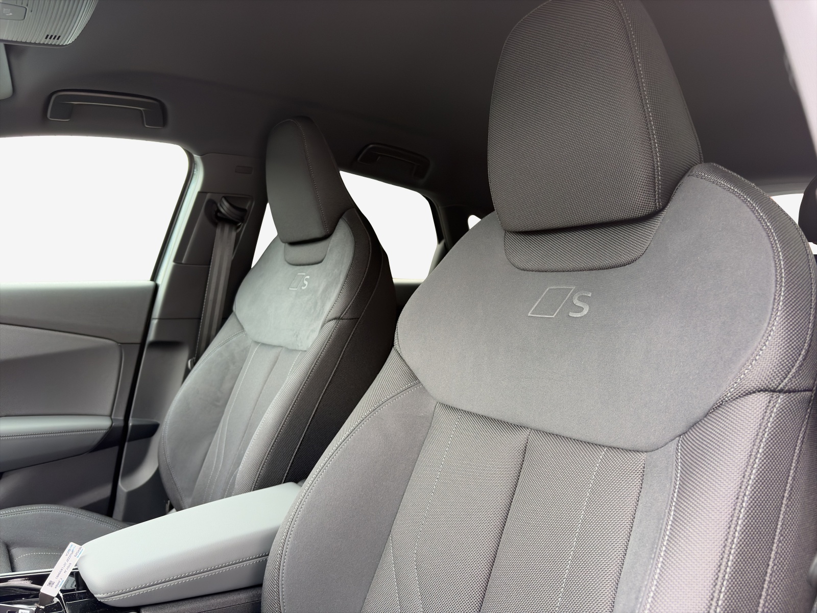 AUDI Q3 Sportback e-hybrid 200 kW S tronig-image-14
