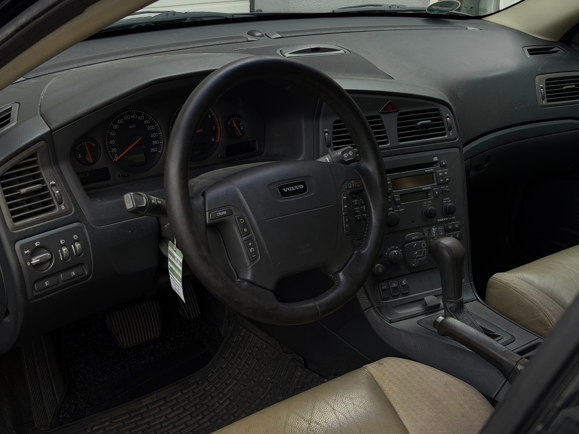 VOLVO Volvo V70 T5*Unikat*Frisch ab MFK&Service*8-Fach Räder*250PS*Schiebedach*-image-9