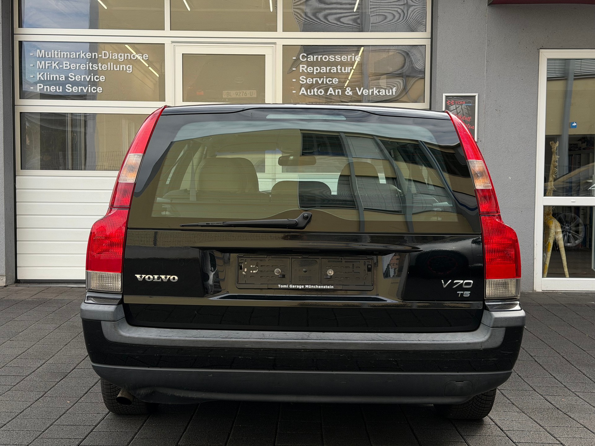 VOLVO Volvo V70 T5*Unikat*Frisch ab MFK&Service*8-Fach Räder*250PS*Schiebedach*-image-7